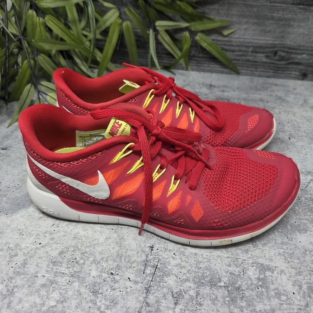 Nike Free 5.0 Red Yellow Orange Lightweight Mesh Upper Running Shoes Size 9.5